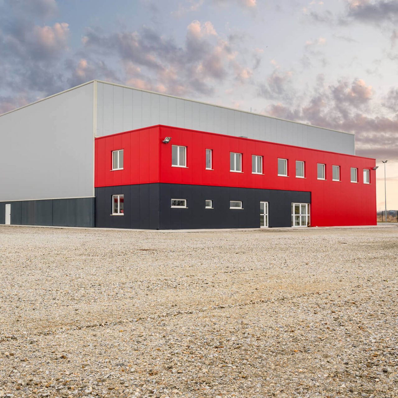 u70p-red-large-building